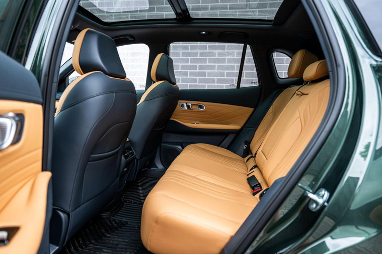 Vehicle Image 13