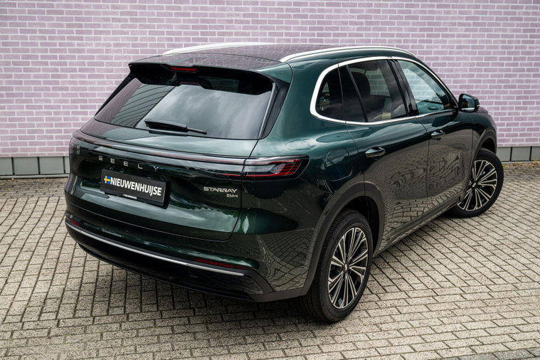 Vehicle Image 6