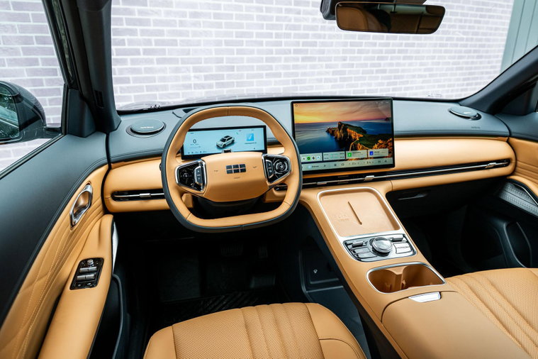 Vehicle Image 8