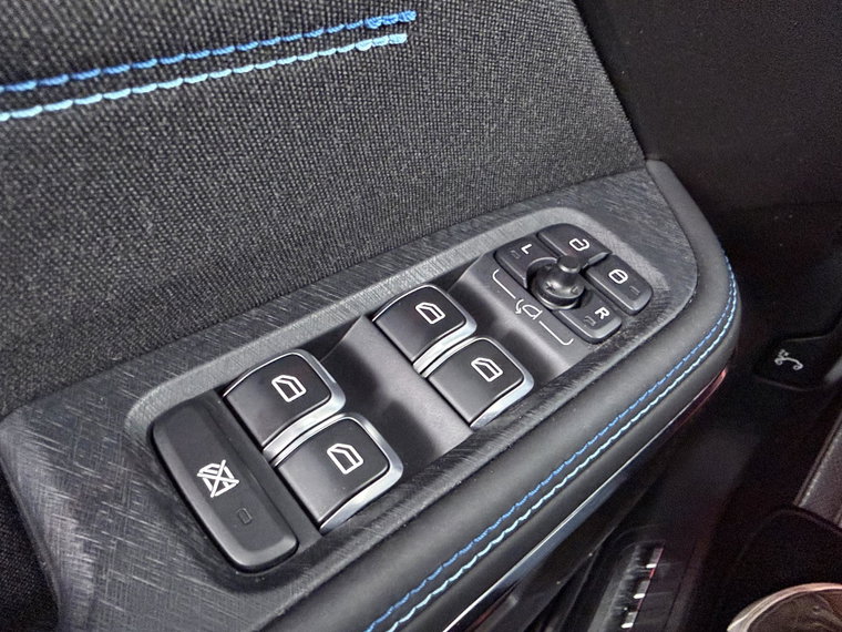 Vehicle Image 24