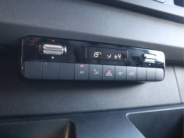 Vehicle Image 27