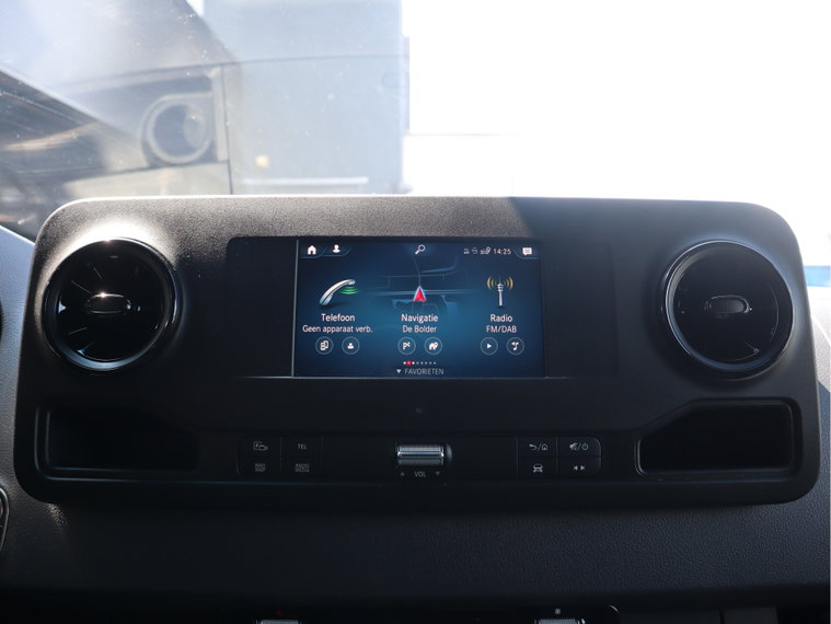Vehicle Image 28