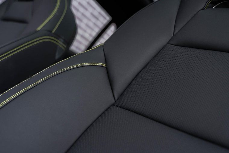 Vehicle Image 16