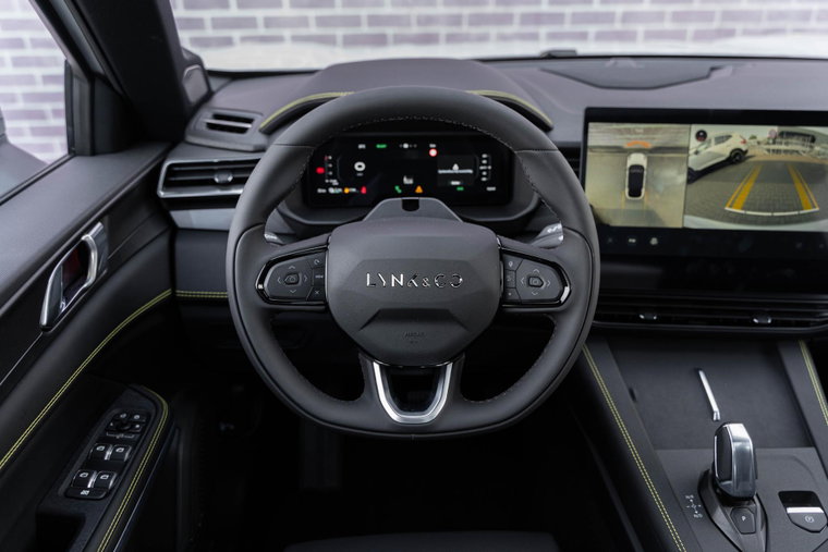 Vehicle Image 32