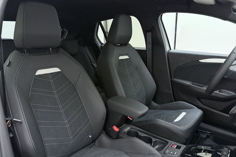 Vehicle Image 13