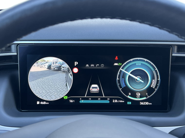 Vehicle Image 16