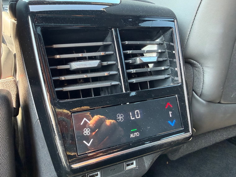 Vehicle Image 23