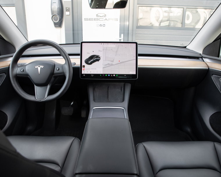 Vehicle Image 11