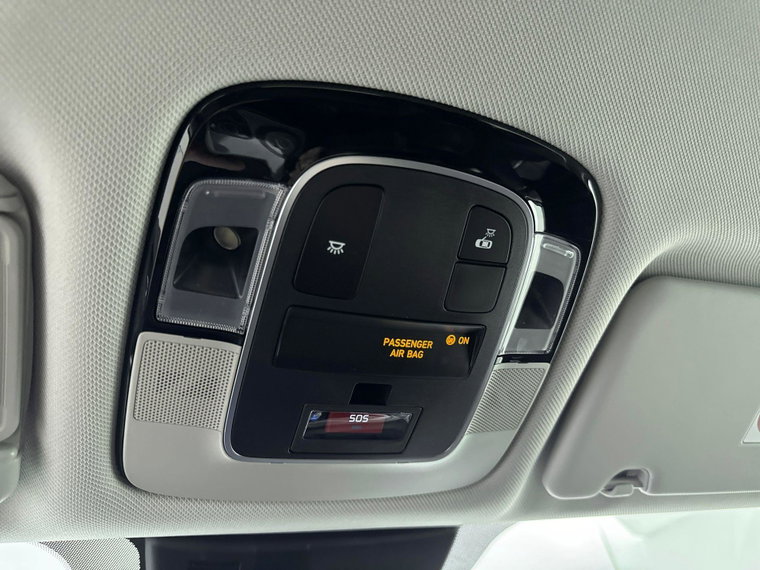 Vehicle Image 25