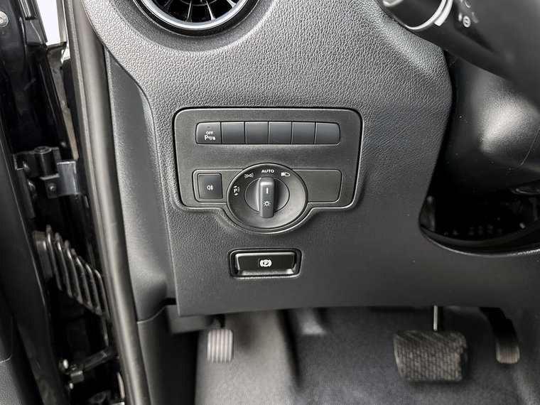 Vehicle Image 26