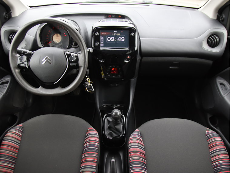 Vehicle Image 12