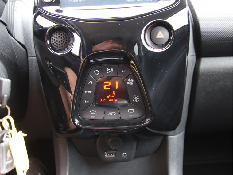 Vehicle Image 26