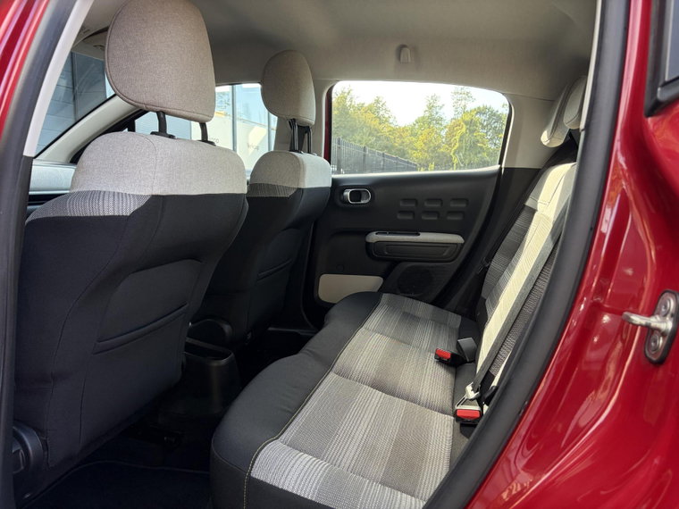 Vehicle Image 12