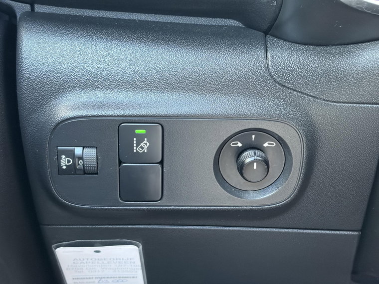 Vehicle Image 28