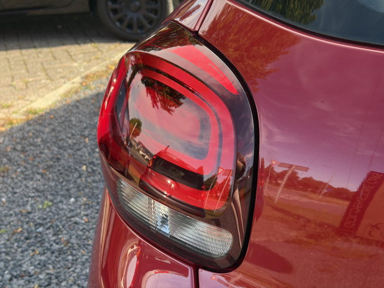 Vehicle Image 37