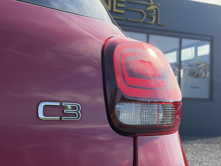 Vehicle Image 38