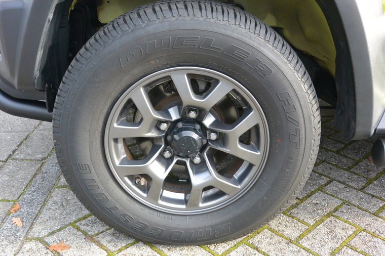 Vehicle Image 15