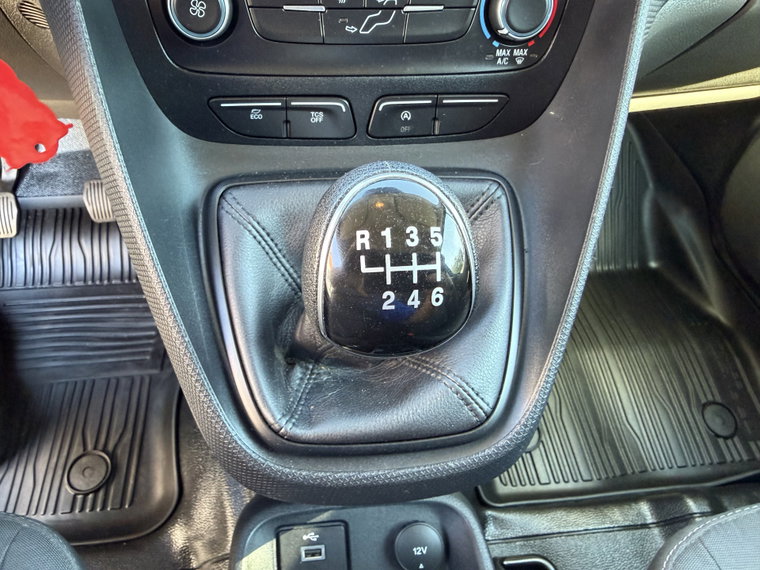 Vehicle Image 24
