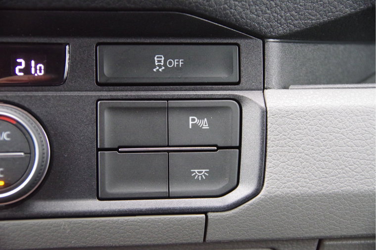 Vehicle Image 25