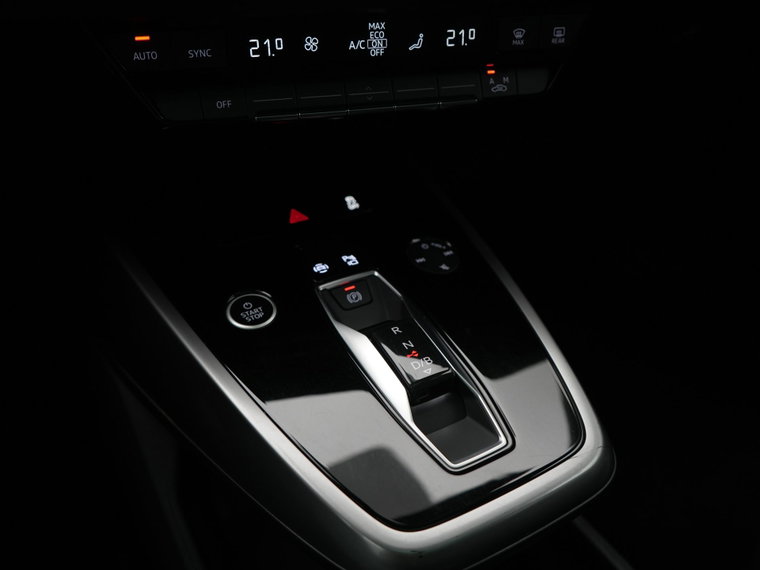 Vehicle Image 38