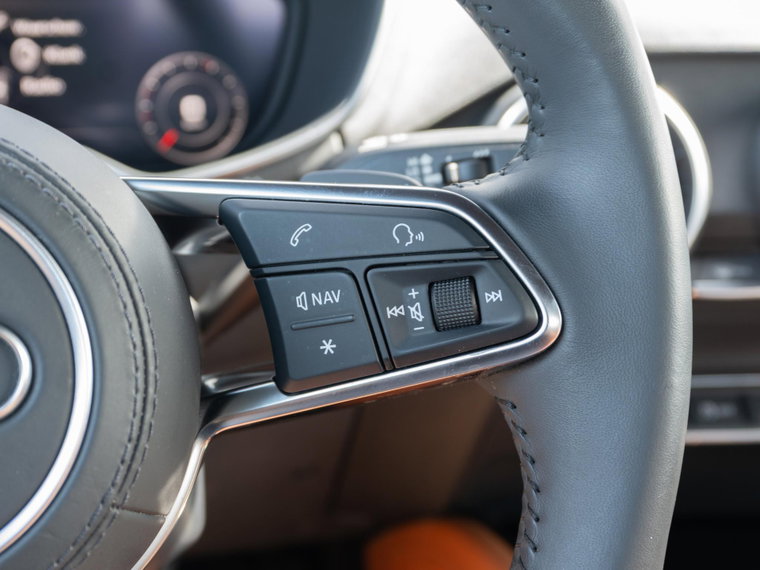Vehicle Image 36