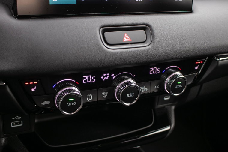 Vehicle Image 23
