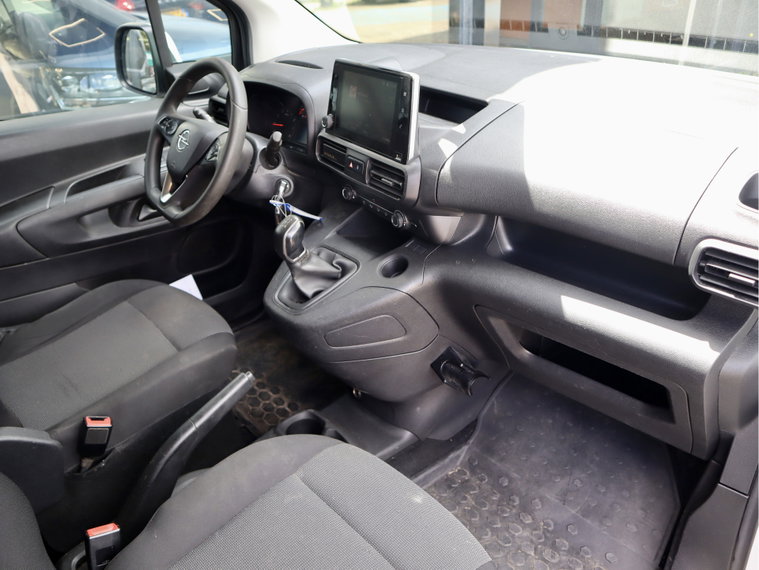 Vehicle Image 19