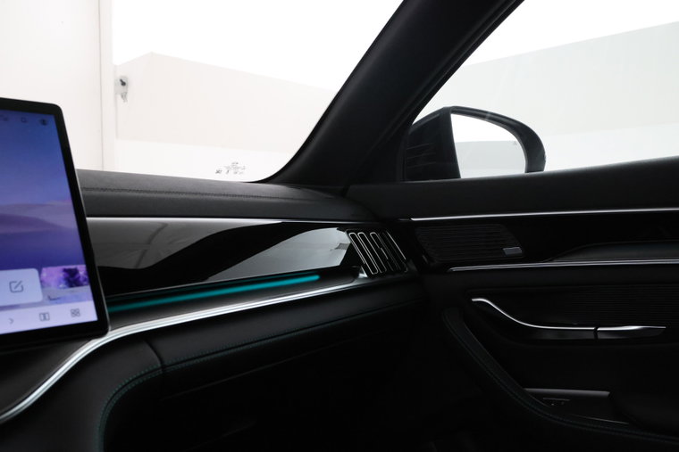 Vehicle Image 37