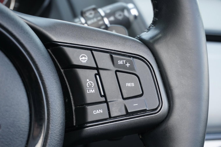 Vehicle Image 32