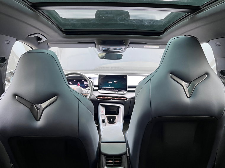 Vehicle Image 18