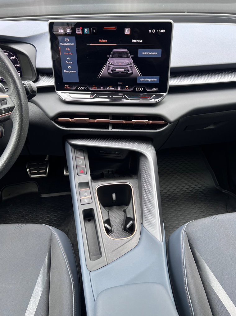 Vehicle Image 32