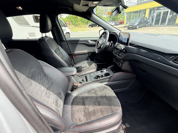 Vehicle Image 32