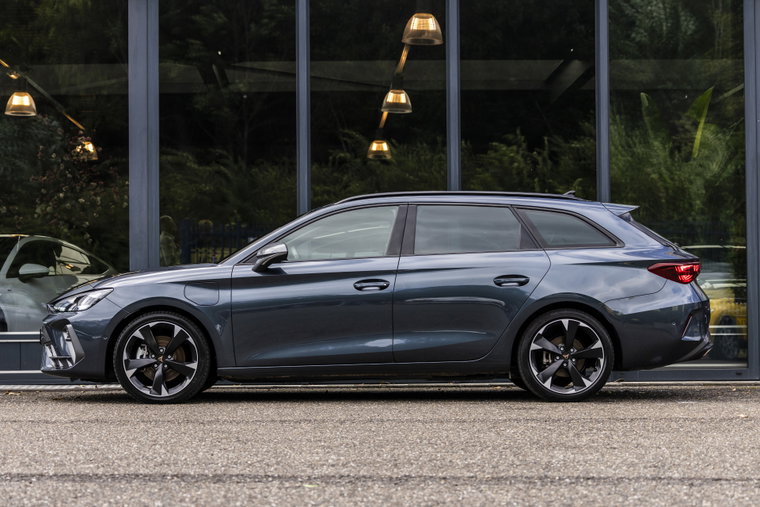 Vehicle Image 8