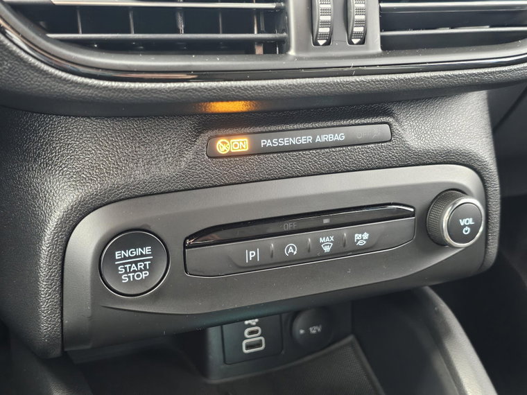 Vehicle Image 26