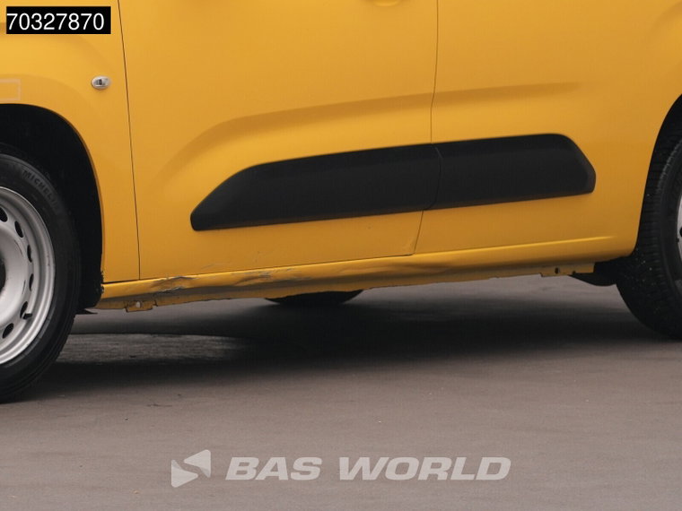 Vehicle Image 37