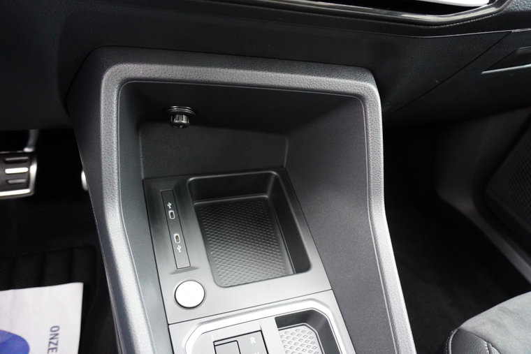 Vehicle Image 26