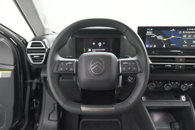 Vehicle Image 32