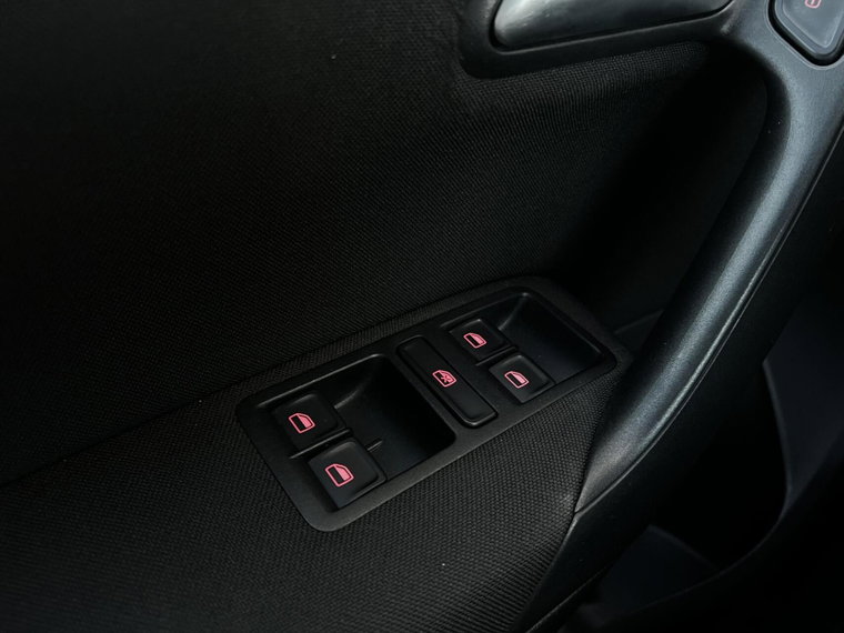 Vehicle Image 26