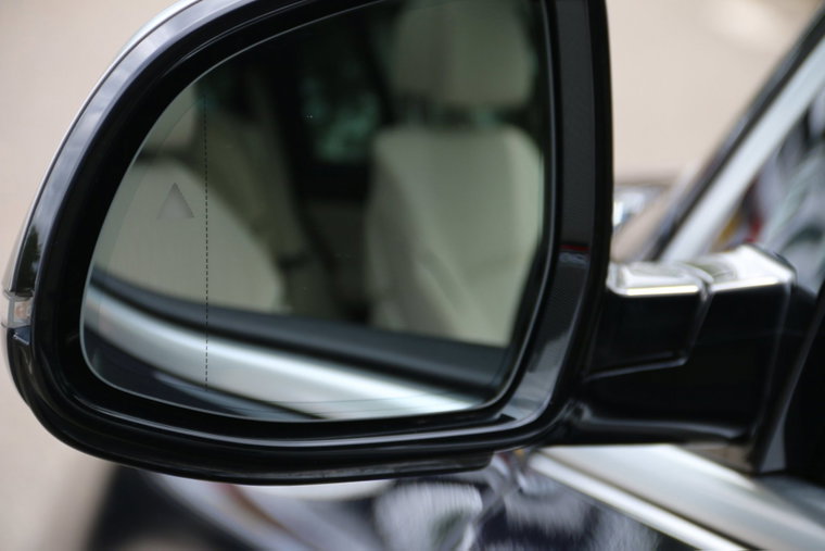 Vehicle Image 25