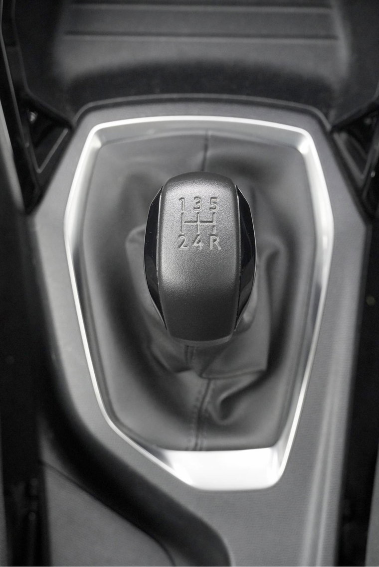 Vehicle Image 28