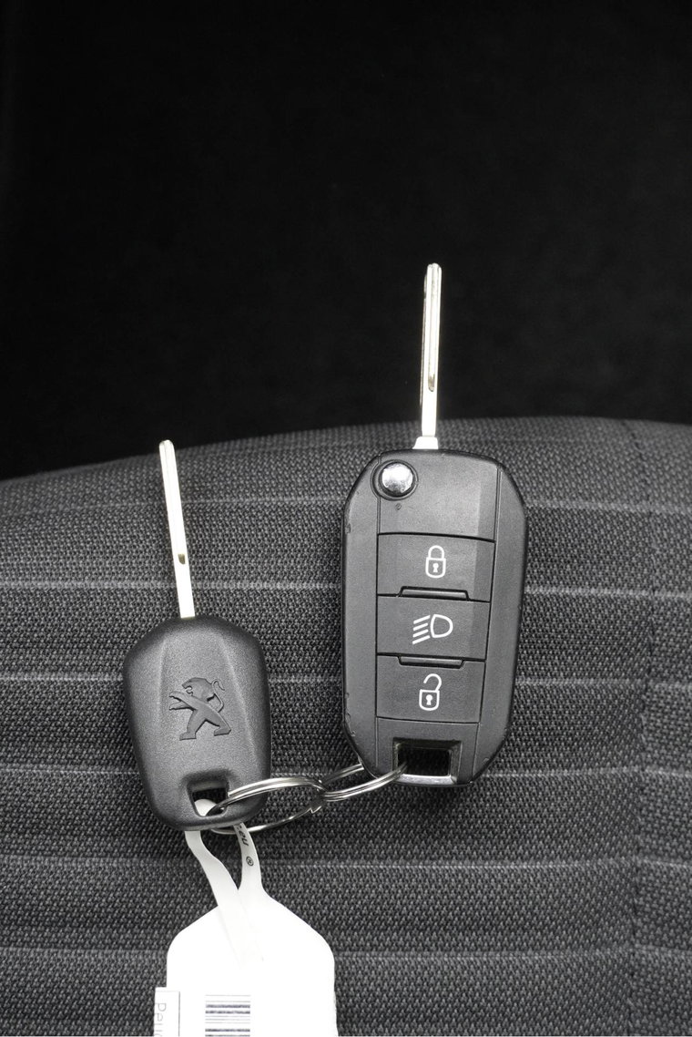 Vehicle Image 29