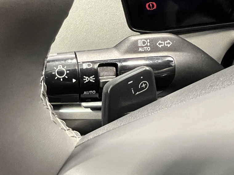 Vehicle Image 24