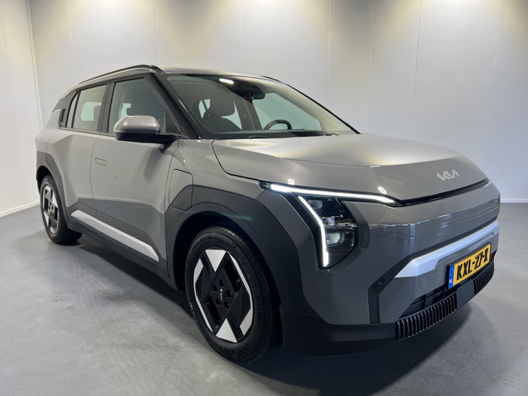 Vehicle Image 35