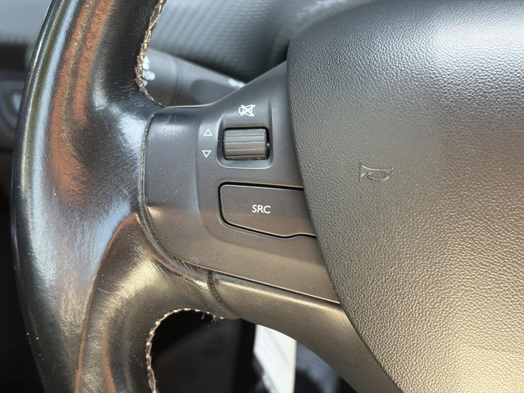 Vehicle Image 28