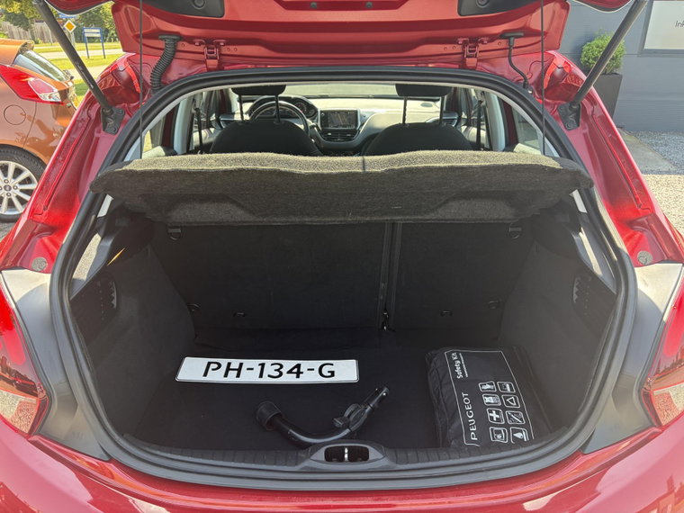 Vehicle Image 37