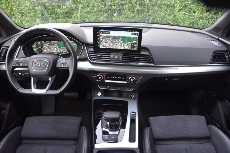Vehicle Image 11