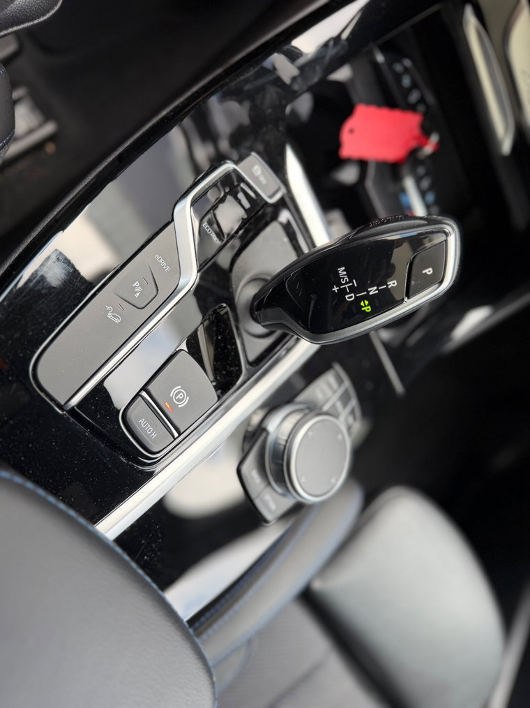 Vehicle Image 35