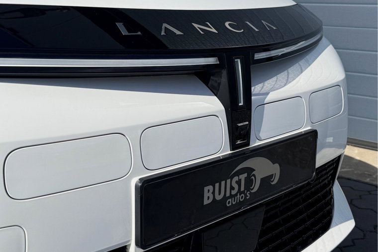 Vehicle Image 36
