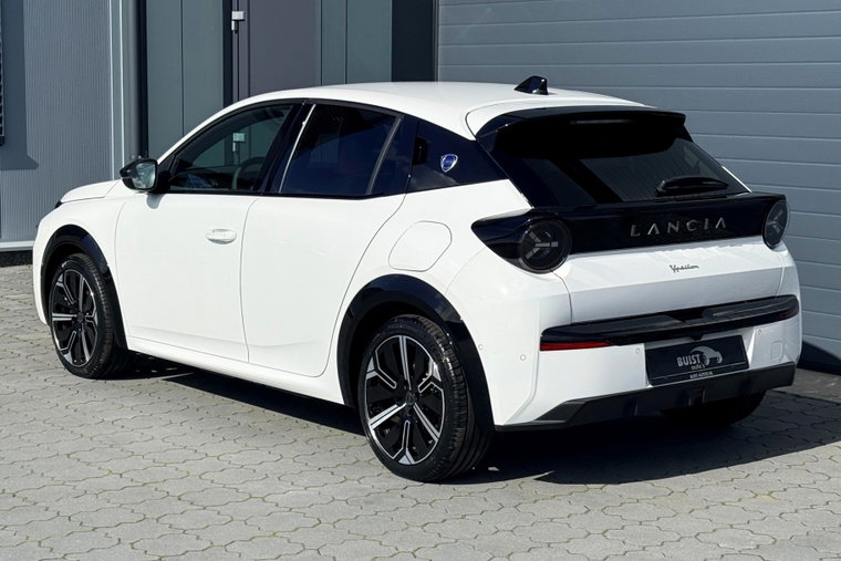 Vehicle Image 41