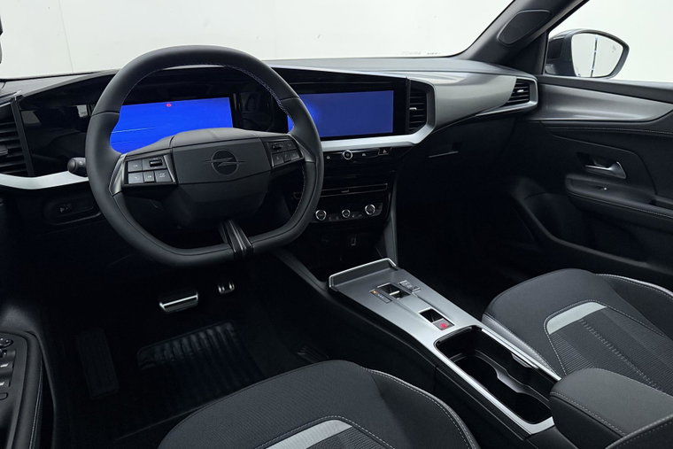 Vehicle Image 16